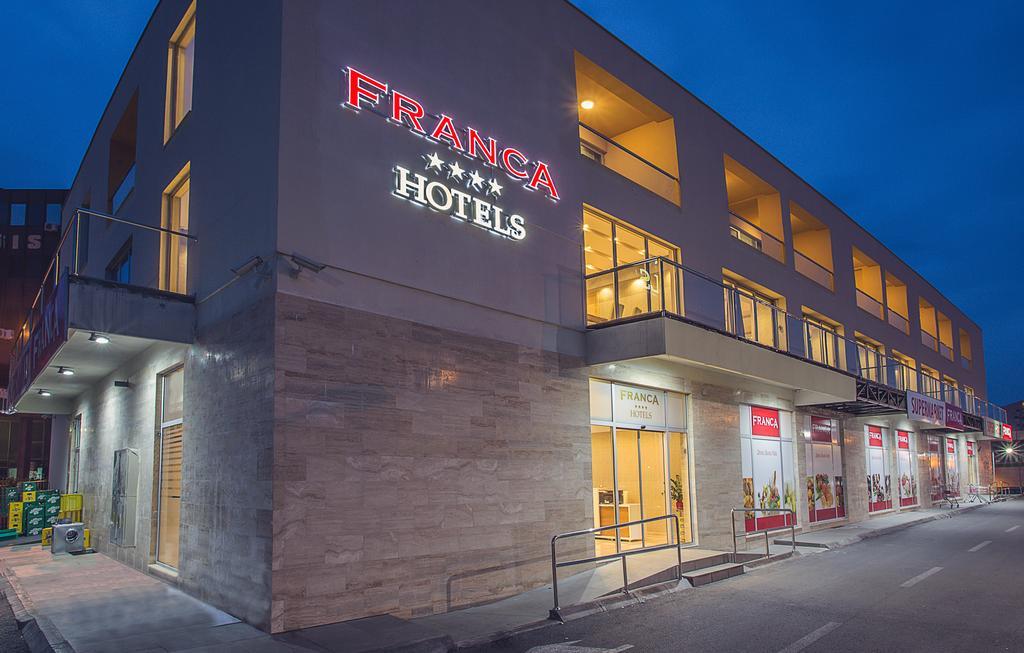Hotel Franca บาร์ ภายนอก รูปภาพ