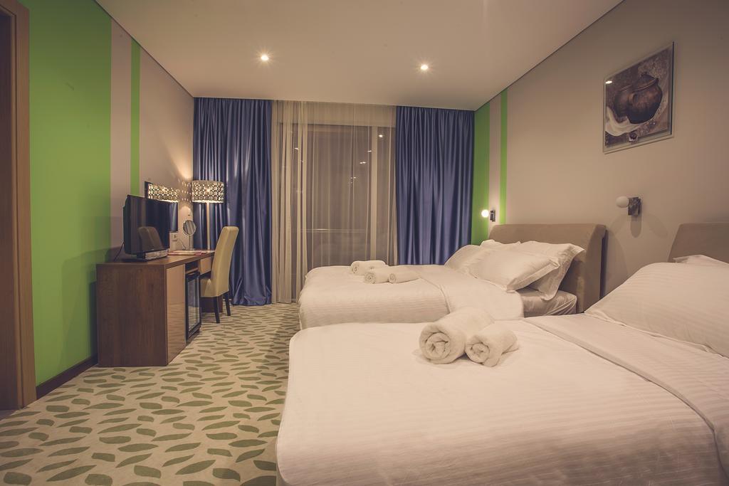 Hotel Franca บาร์ ภายนอก รูปภาพ